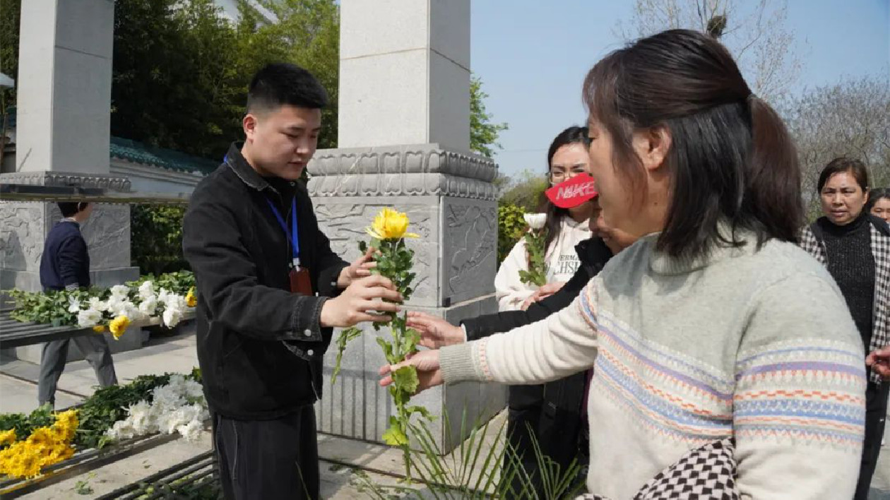 安徽巢湖：創(chuàng)新服務(wù)手段 倡導(dǎo)文明祭祀