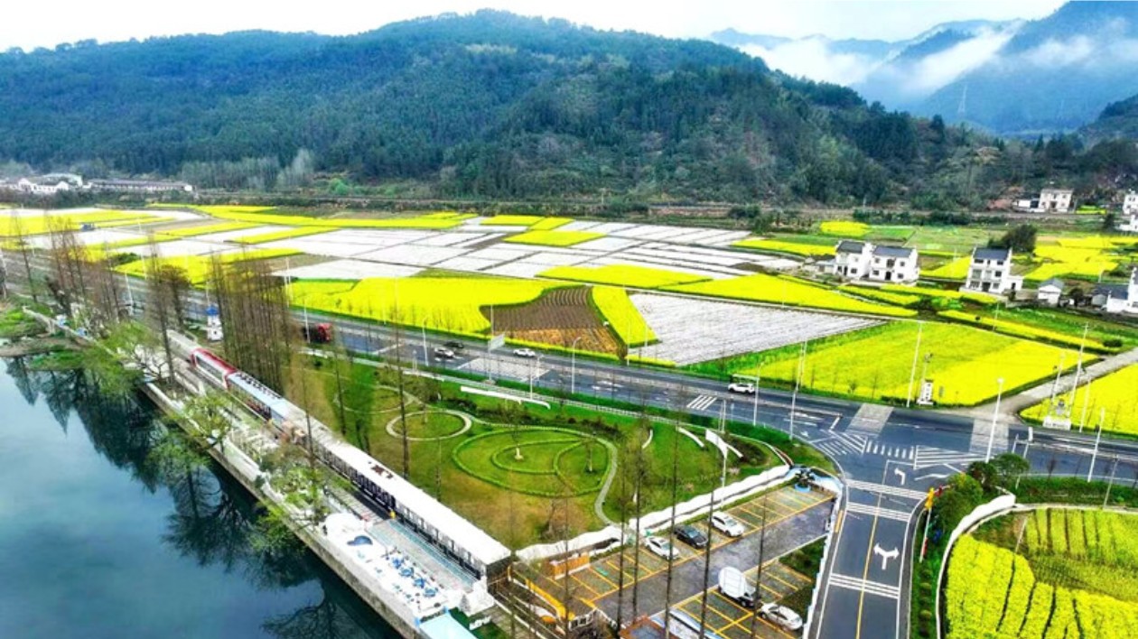 皖休寧縣：廢棄道路煥新  創(chuàng)意文旅「向雲(yún)端」