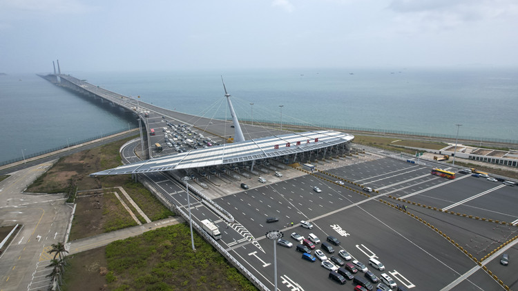 港珠澳大橋水上旅客流量今年已突破百萬(wàn)人次