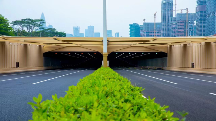 深圳濱海大道總部基地段交通綜合改造工程主線通車(chē)