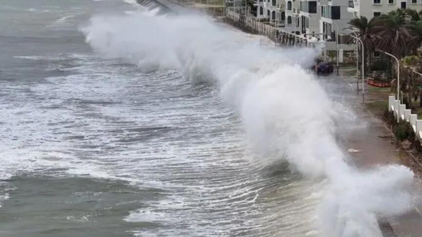 颱風(fēng)「派比安」已在海南島萬(wàn)寧市禮紀(jì)鎮(zhèn)沿海地區(qū)登陸