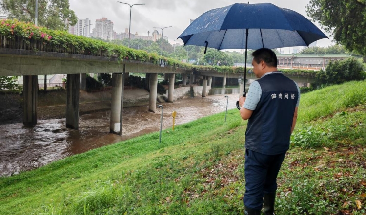 應(yīng)對(duì)局地暴雨 深圳各區(qū)「網(wǎng)格+氣象」築牢防線