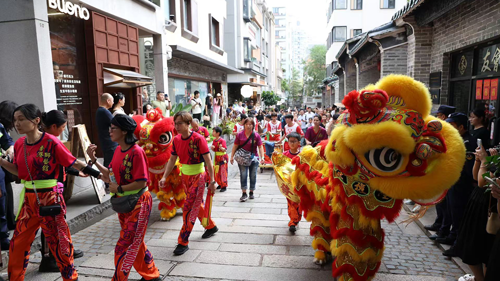 「創(chuàng)藝同行」灣區(qū)青年沉浸式尋根之旅閃耀深圳南頭古城