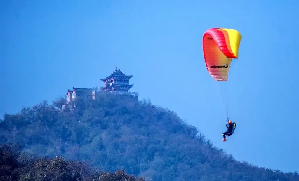 賡續(xù)長(zhǎng)江文脈 共繪「荊」彩畫卷丨荊門：激活文化基因 翱翔藍(lán)天之旅