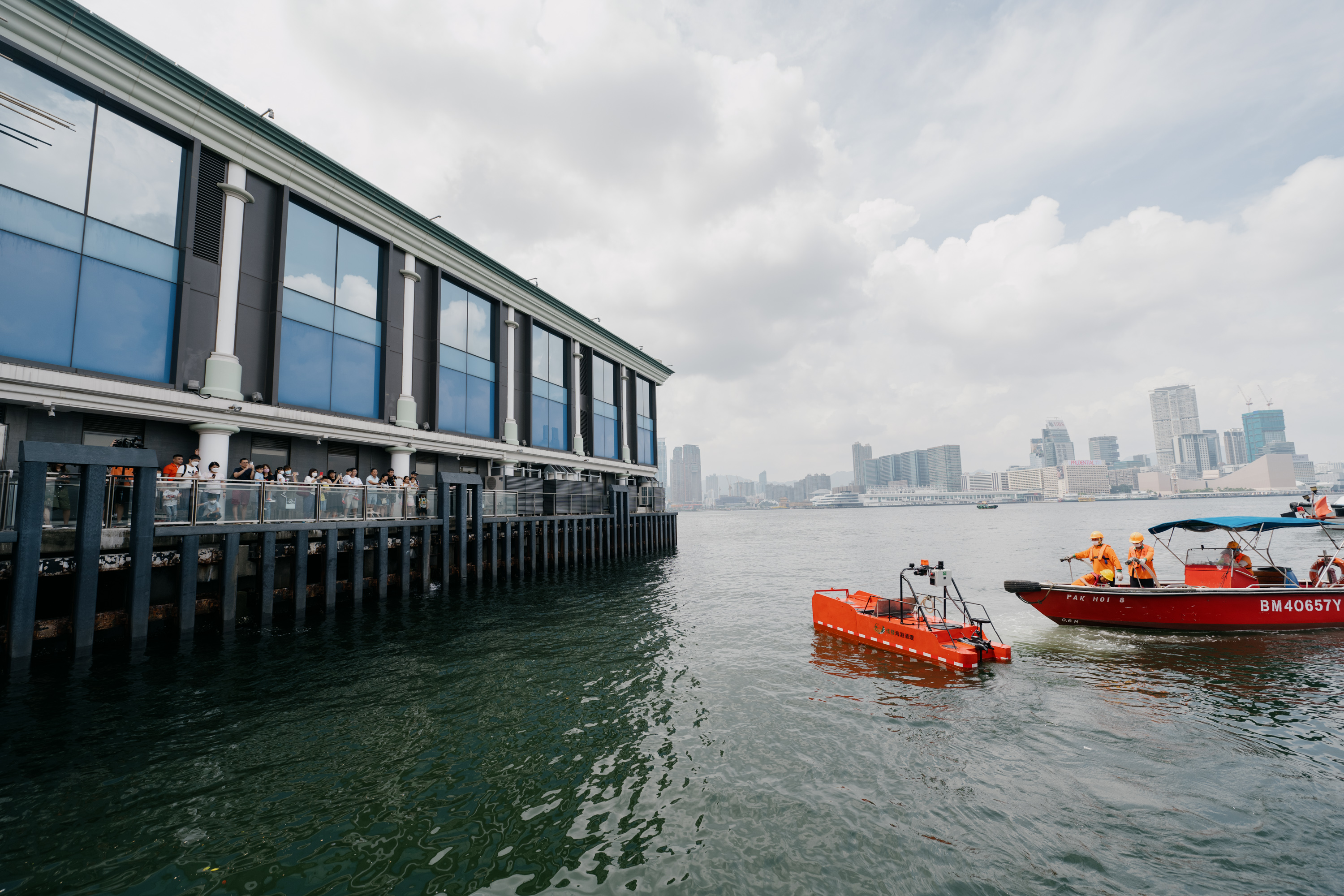 海上清理垃圾船示範(fàn) Refuse Collection Vessels Demonstration.jpg