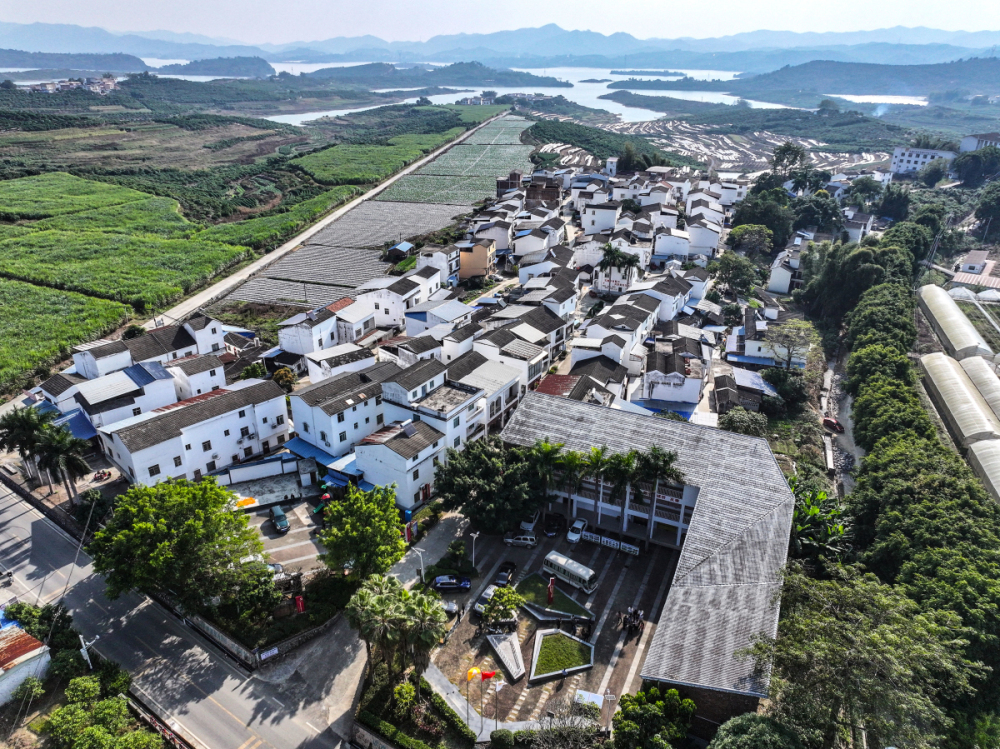 3、右江區(qū)永樂鎮(zhèn)華潤百色希望小鎮(zhèn)社區(qū)（喻湘泉 攝）.jpg